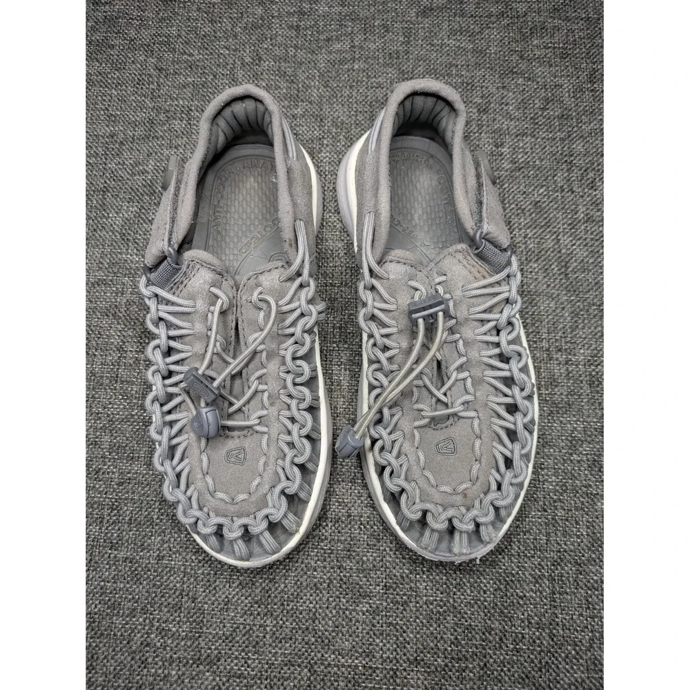 Keen Uneek 02 Boys Water Sandals Shoes Youth Size 13 Gray Bungee Sneakers